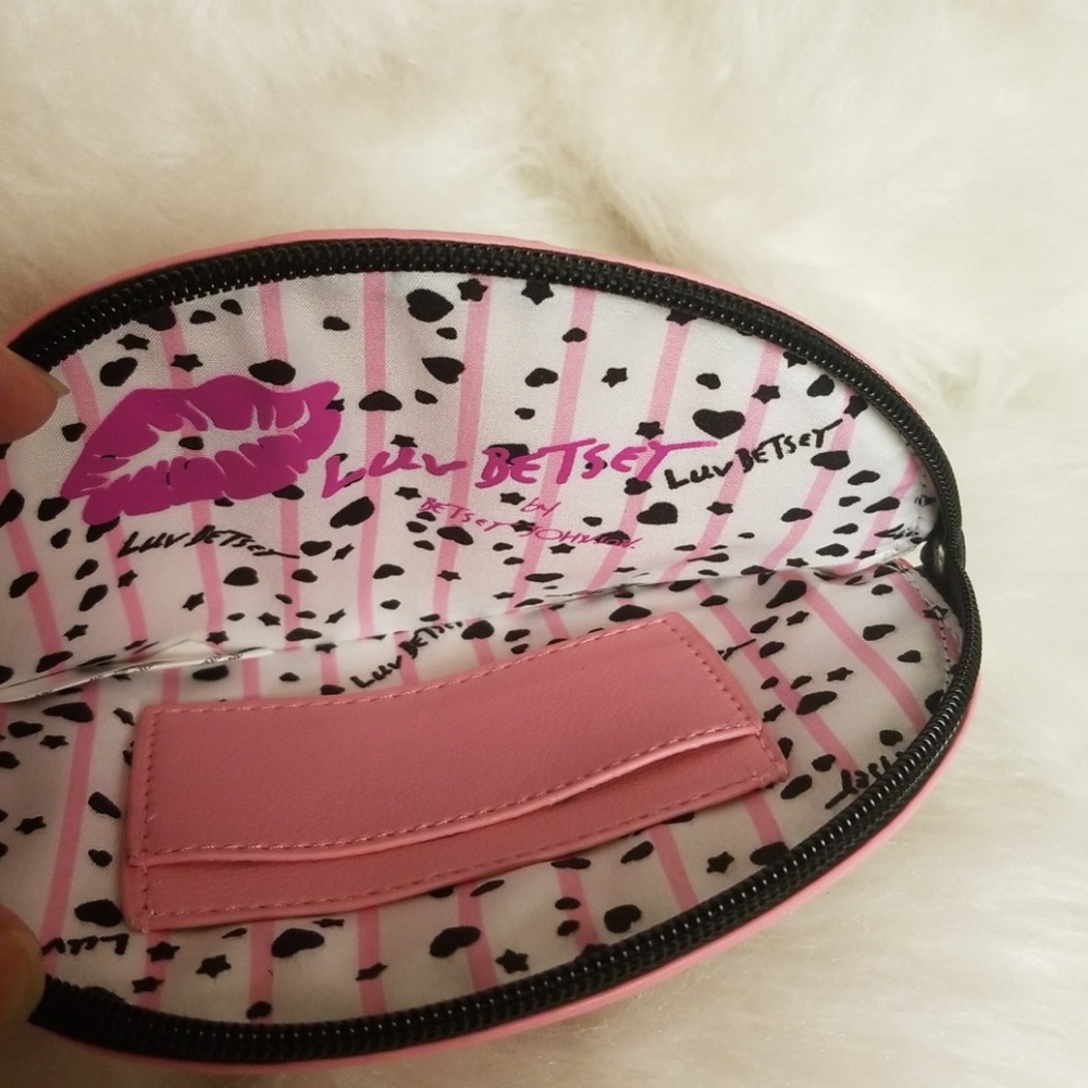 🏵UNLISTING FRIDAY🏵Betsey Johnson kitty wristlet - Picture 7 of 8